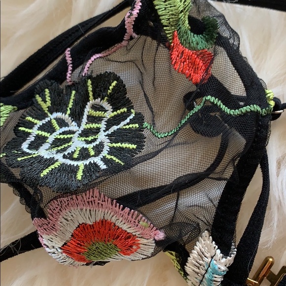 Flower bralette - Picture 2 of 2